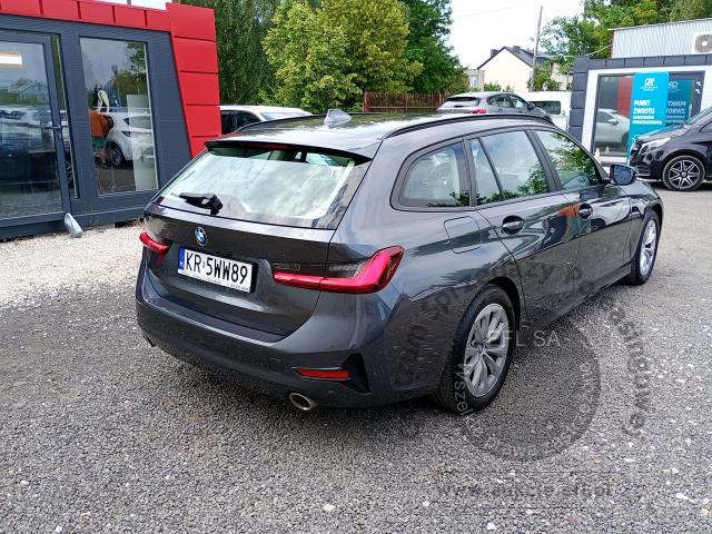4 - BMW 318i aut 2021r. KR5WW89 Pojazd znajduje się w firmie ARCTOS GROUP sp. z o.o. Al. Krakowska 7, 02-183 Warszawa