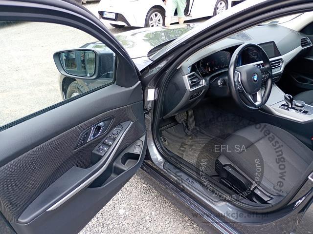 7 - BMW 318i aut 2021r. KR5WW89 Pojazd znajduje się w firmie ARCTOS GROUP sp. z o.o. Al. Krakowska 7, 02-183 Warszawa