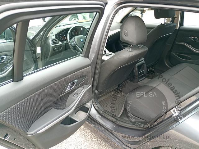 8 - BMW 318i aut 2021r. KR5WW89 Pojazd znajduje się w firmie ARCTOS GROUP sp. z o.o. Al. Krakowska 7, 02-183 Warszawa