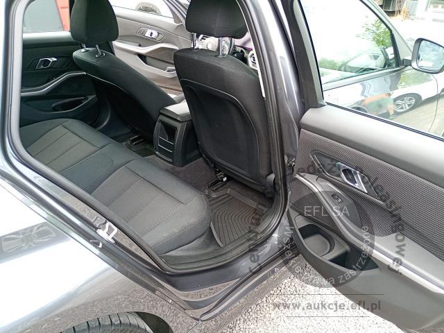 9 - BMW 318i aut 2021r. KR5WW89 Pojazd znajduje się w firmie ARCTOS GROUP sp. z o.o. Al. Krakowska 7, 02-183 Warszawa