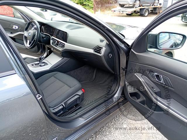 10 - BMW 318i aut 2021r. KR5WW89 Pojazd znajduje się w firmie ARCTOS GROUP sp. z o.o. Al. Krakowska 7, 02-183 Warszawa