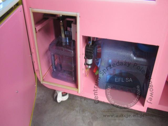 11 - Automat vendingowy - maszyna do produkcji i sprzedaży waty cukrowej CT-606