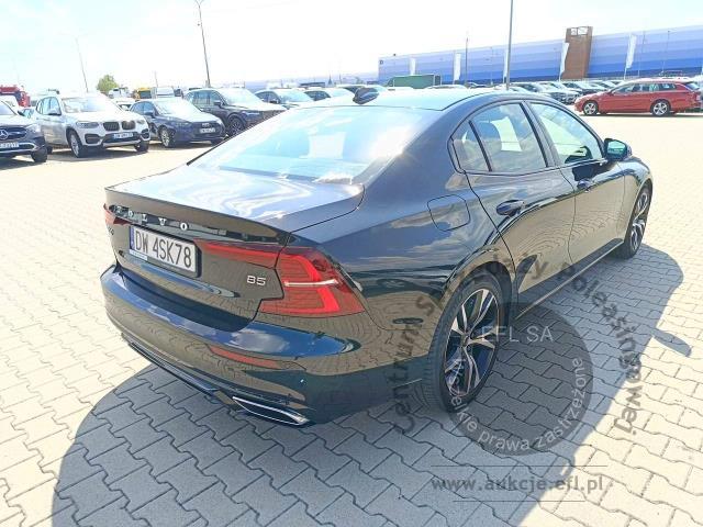 4 - Volvo S60 B5 B R-Design automat MHEV 2022r. DW4SK78 Magnice