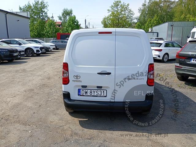 5 - TOYOTA Proace City 1.5 D-4D Standard  2024r. DW8YS31 Pojazd znajduje się w firmie ARCTOS GROUP sp. z o.o. Al. Krakowska 7, 02-183 Warszawa