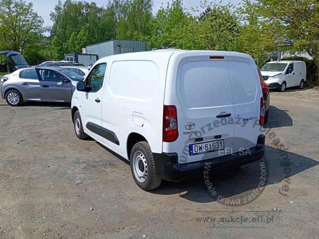 6 - TOYOTA Proace City 1.5 D-4D Standard  2024r. DW8YS31 Pojazd znajduje się w firmie ARCTOS GROUP sp. z o.o. Al. Krakowska 7, 02-183 Warszawa