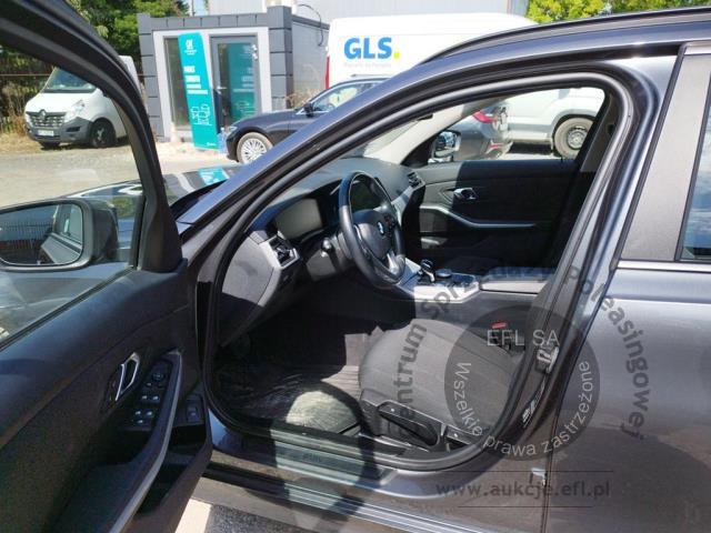 7 - BMW  Seria 3 2022r. KK54651 Pojazd znajduje się w firmie ARCTOS GROUP sp. z o.o. Al. Krakowska 7, 02-183 Warszawa