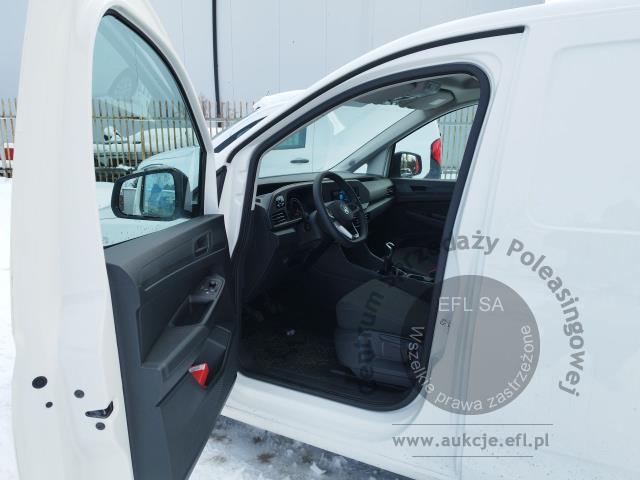 9 - Volkswagen Caddy Cargo 2.0 TDI 2023r. DW7WH43 Pojazd znajduje się w firmie ARCTOS GROUP sp. z o.o. Al. Krakowska 7, 02-183 Warszawa