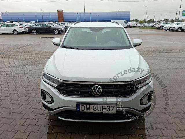 2 - Volkswagen T-ROC 1.5 TSI Life Hatchback 2023r. DW8UE37 Magnice