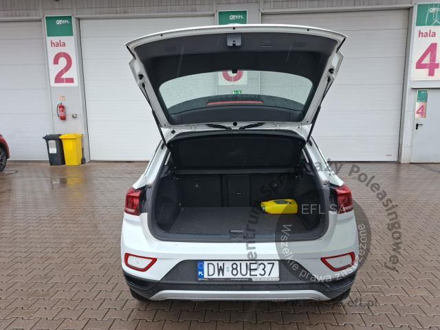 9 - Volkswagen T-ROC 1.5 TSI Life Hatchback 2023r. DW8UE37 Magnice