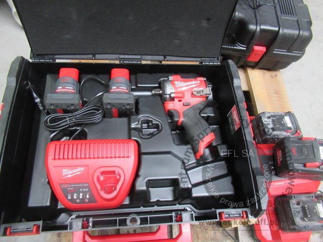 1 - Klucz udarowy aku. Milwaukee zestaw M12FCIWF12G3-5