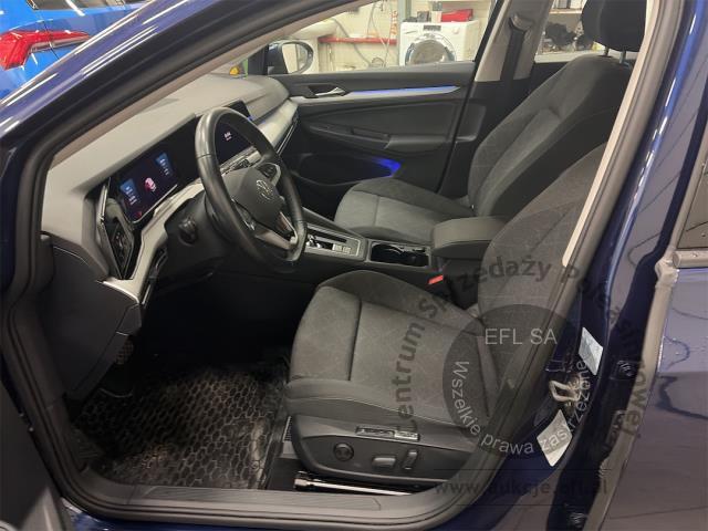 7 - Volkswagen Golf VIII 1.5 eTSI EVO Life 2024r. DX12675 Magnice