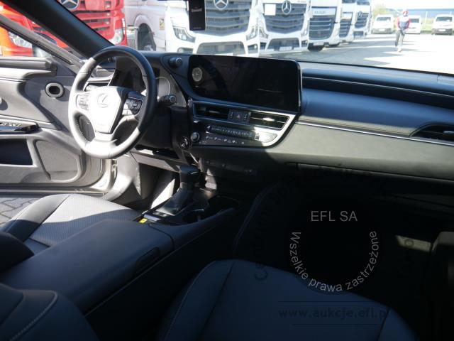 5 - LEXUS ES300H BUSINESS EDITION 2025r.