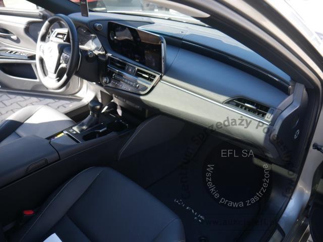 6 - LEXUS ES300H BUSINESS EDITION 2025r.