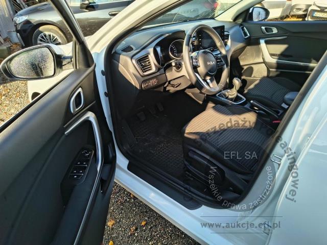 8 - Kia  Cee'd 2022r. WND1953C Pojazd znajduje się w firmie ARCTOS GROUP sp. z o.o. Al. Krakowska 7, 02-183 Warszawa