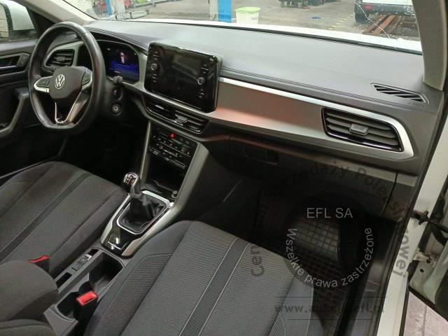 10 - Volkswagen T-ROC 1.5 TSI Life Hatchback 2023r. DW8UE41 Magnice