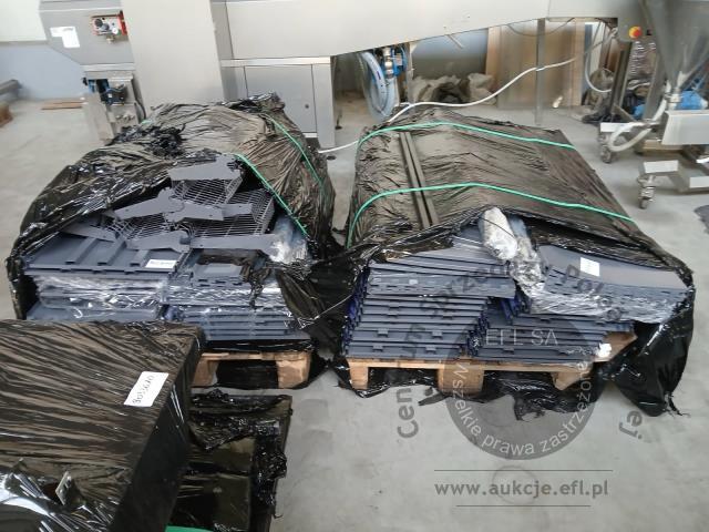 3 - Regały metalowe i lada sprzedażowa wg specyfikacji