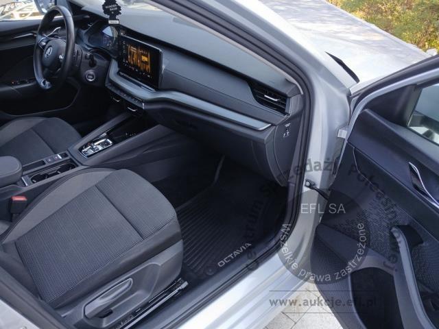 9 - Skoda Octavia 2.0 TDI Ambition DSG 2022r. WND6039A Uwaga! Pojazd znajduje się w firmie AACAR sp. z o.o. Jawornik 90, 32-400 Myślenice