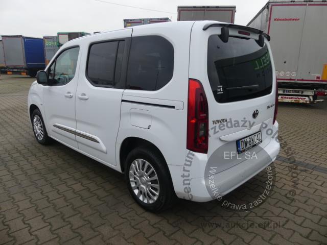 2 - Toyota Proace City Verso 1.5 D-4D 2023r. DW8WC42 Magnice