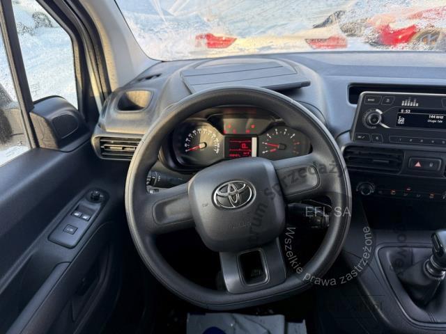 8 - Toyota Proace City 1.5 D-4D Standard  2022r. DW8TE40 Pojazd znajduje się w firmie MDM AUTO sp. z o.o. ul. Zawodników 1, 80-729 Gdańsk