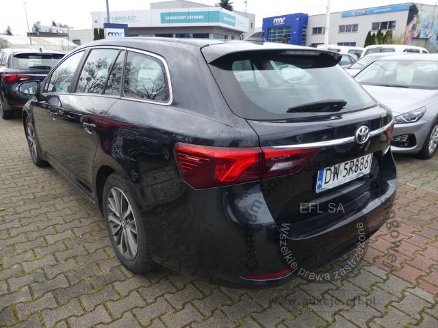 4 - Toyota Avensis 2.0 D-4D Premium 2017r. DW5R886 UWAGA!! Pojazd znajduje się w firmie AUTO MOTO CENTRUM sp. z o.o. ul. Ostrowska 328 (przy Trasie Katowickiej) 61-312 Poznań