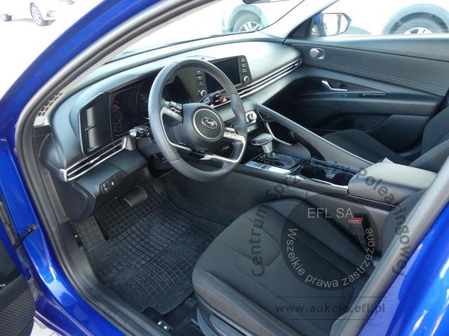 8 - Hyundai Elantra 1.6 Smart CVT Sedan 2023r. DW2WJ13 Magnice