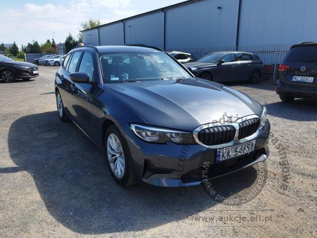 6 - BMW  Seria 3 2022r. KK54651 Pojazd znajduje się w firmie ARCTOS GROUP sp. z o.o. Al. Krakowska 7, 02-183 Warszawa