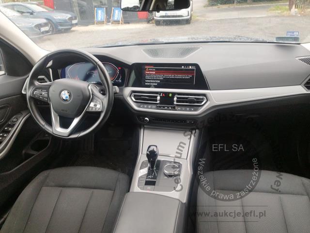 12 - BMW 318i aut 2022r. KK54652 Pojazd znajduje się w firmie ARCTOS GROUP sp. z o.o. Al. Krakowska 7, 02-183 Warszawa