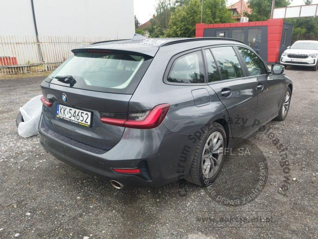 6 - BMW 318i aut 2022r. KK54652 Pojazd znajduje się w firmie ARCTOS GROUP sp. z o.o. Al. Krakowska 7, 02-183 Warszawa