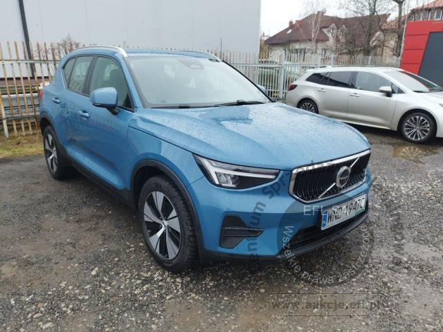 5 - Volvo XC40 B3 Core aut Kombi  2022r. WND1947C Pojazd znajduje się w firmie ARCTOS GROUP sp. z o.o. Al. Krakowska 7, 02-183 Warszawa