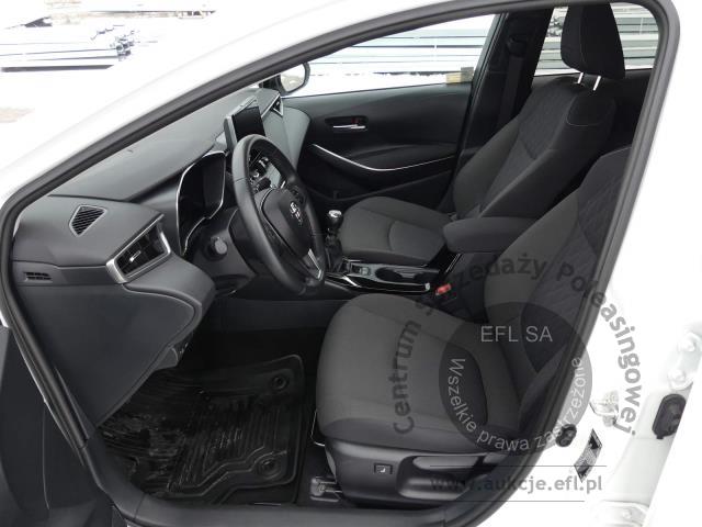 8 - TOYOTA COROLLA 1.5 VVTI COMFORT SEDAN 2022r.