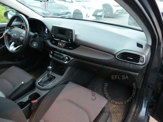 13 - Hyundai i30 1.6 D Classic + DCT Kombi 2021r. WI708LJ AUTO MOTO CENTRUM Sp. z o.o. Poznań 61-312, ul. Ostrowska 328