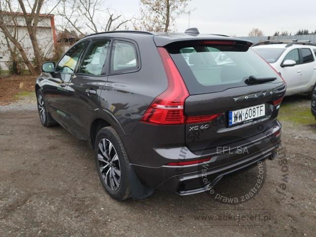 2 - Volvo  XC 60 B5 D AWD Plus Dark aut 2022r. WW608TF Pojazd znajduje się w firmie ARCTOS GROUP sp. z o.o. Al. Krakowska 7, 02-183 Warszawa