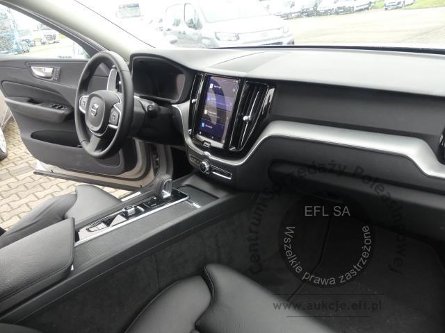 13 - Volvo XC60 B4 B Momentum Pro Automat 2021r. DW4PK95 Magnice