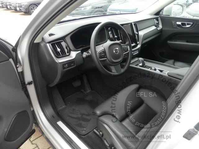 8 - Volvo XC60 B4 B Momentum Pro Automat 2021r. DW4PK95 Magnice