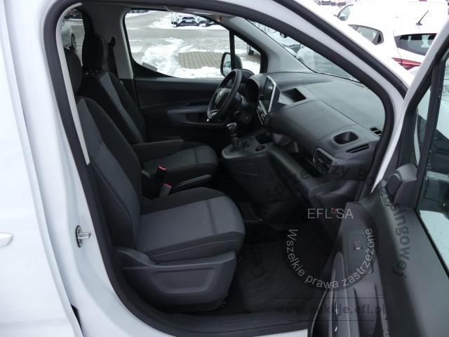 6 - Toyota Proace City Verso 1.5 D-4D  2023r. DW6WP41 Magnice