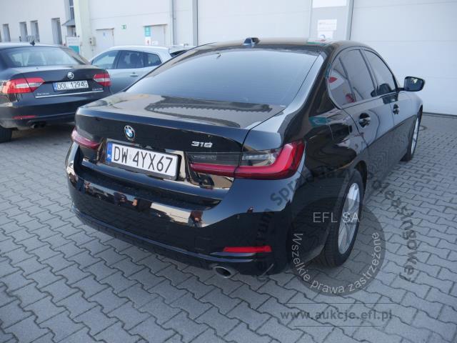 5 - BMW 318i Automat Sedan 2024r. DW4YX67 Pojazd znajduje się w firmie ARCTOS GROUP sp. z o.o. Al. Krakowska 7, 02-183 Warszawa