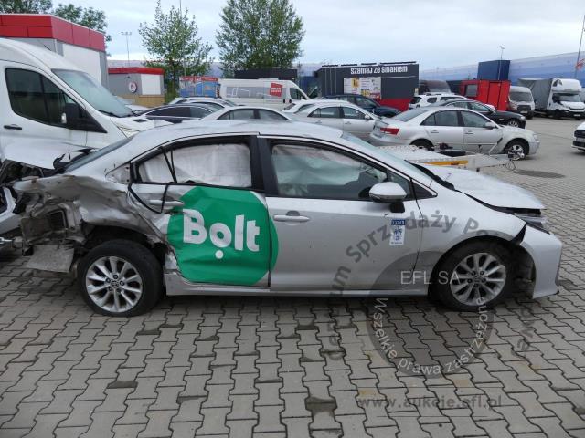 15 - TOYOTA COROLLA 1.8 HYBRID SEDAN LPG 2021r.