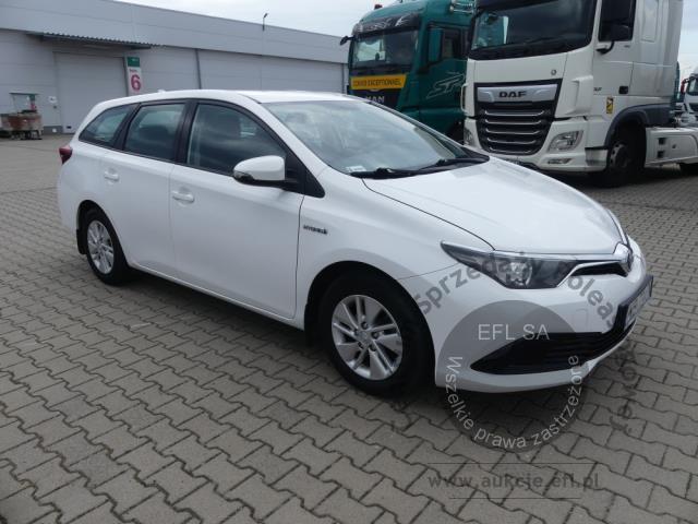 4 - TOYOTA AURIS 1.8 HYBRID LPG AUTOMAT 2016r.