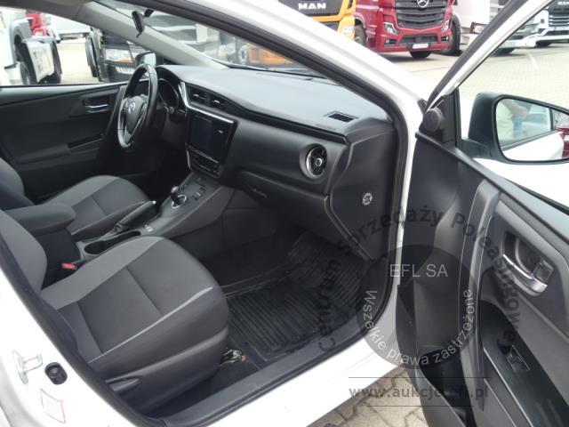 5 - TOYOTA AURIS 1.8 HYBRID LPG AUTOMAT 2016r.