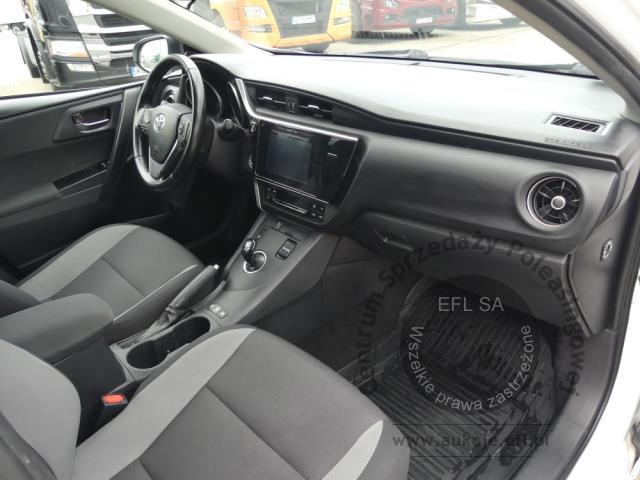 7 - TOYOTA AURIS 1.8 HYBRID LPG AUTOMAT 2016r.