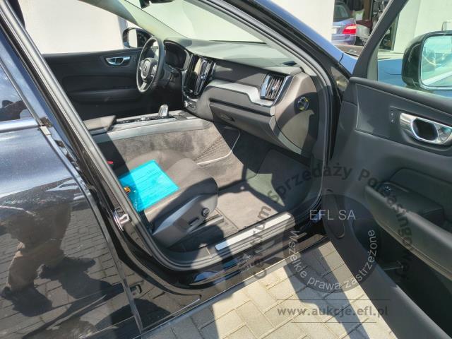 8 - Volvo XC60 B4 B Momentum 2020r. DW7LN30 UWAGA!! Pojazd znajduje się w firmie ARCTOS GROUP sp. z o.o. Al. Krakowska 7, 02-183 Warszawa
