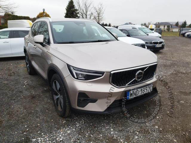 5 - Volvo  XC40 B3 Core aut 2022r. WND1852C Pojazd znajduje się w firmie ARCTOS GROUP sp. z o.o. Al. Krakowska 7, 02-183 Warszawa