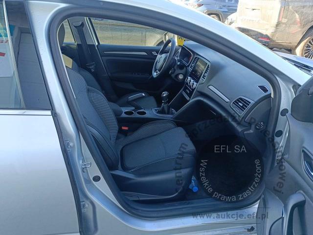 11 - Renault Megane 1.3 TCe FAP Equilibre 2022r. DW7WF78 UWAGA!! Pojazd znajduje się w firmie AUTO MOTO CENTRUM sp. z o.o. ul. Ostrowska 328 (przy Trasie Katowickiej) 61-312 Poznań