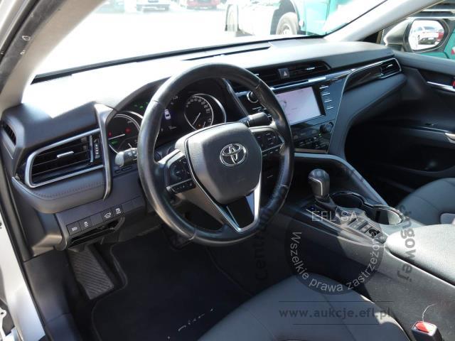 4 - TOYOTA CAMRY 2.5 VVT-I+H E-CVT  2019r.