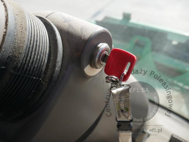 13 - EFL Finance Kombajn zbożowy John Deere  W550 2013r z hederem.