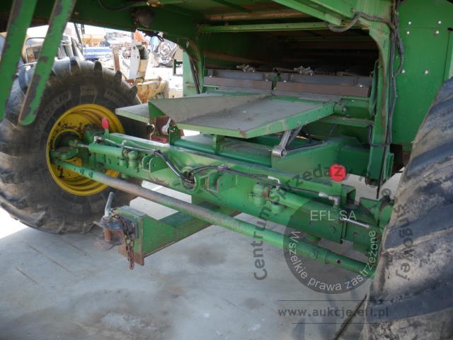 14 - EFL Finance Kombajn zbożowy John Deere  W550 2013r z hederem.