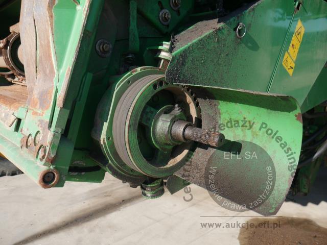 26 - EFL Finance Kombajn zbożowy John Deere  W550 2013r z hederem.