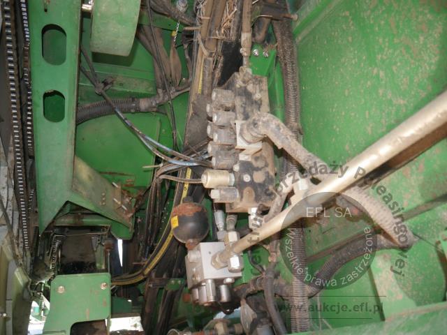 28 - EFL Finance Kombajn zbożowy John Deere  W550 2013r z hederem.