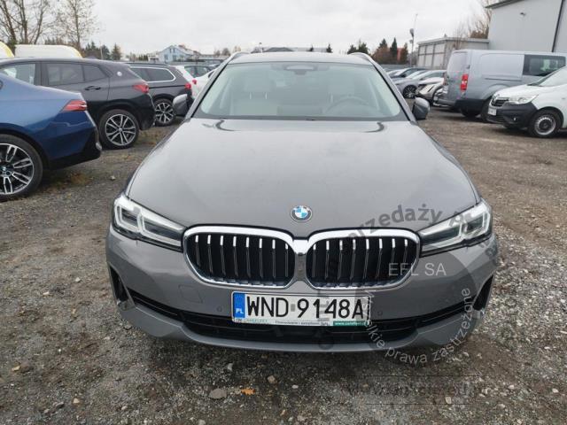 6 - BMW  Seria 5 2022r. WND9148A Pojazd znajduje się w firmie ARCTOS GROUP sp. z o.o. Al. Krakowska 7, 02-183 Warszawa