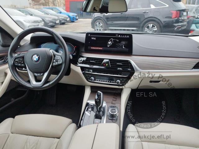 9 - BMW  Seria 5 2022r. WND9148A Pojazd znajduje się w firmie ARCTOS GROUP sp. z o.o. Al. Krakowska 7, 02-183 Warszawa